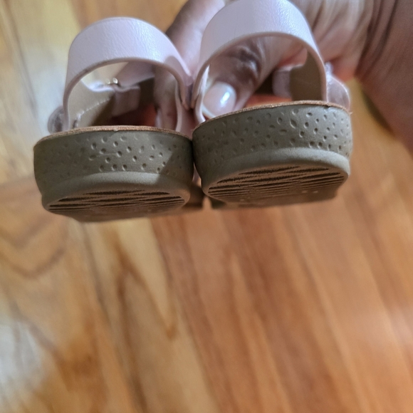 Charming Pink Butterfly Kids Sandals - Picture 4 of 8